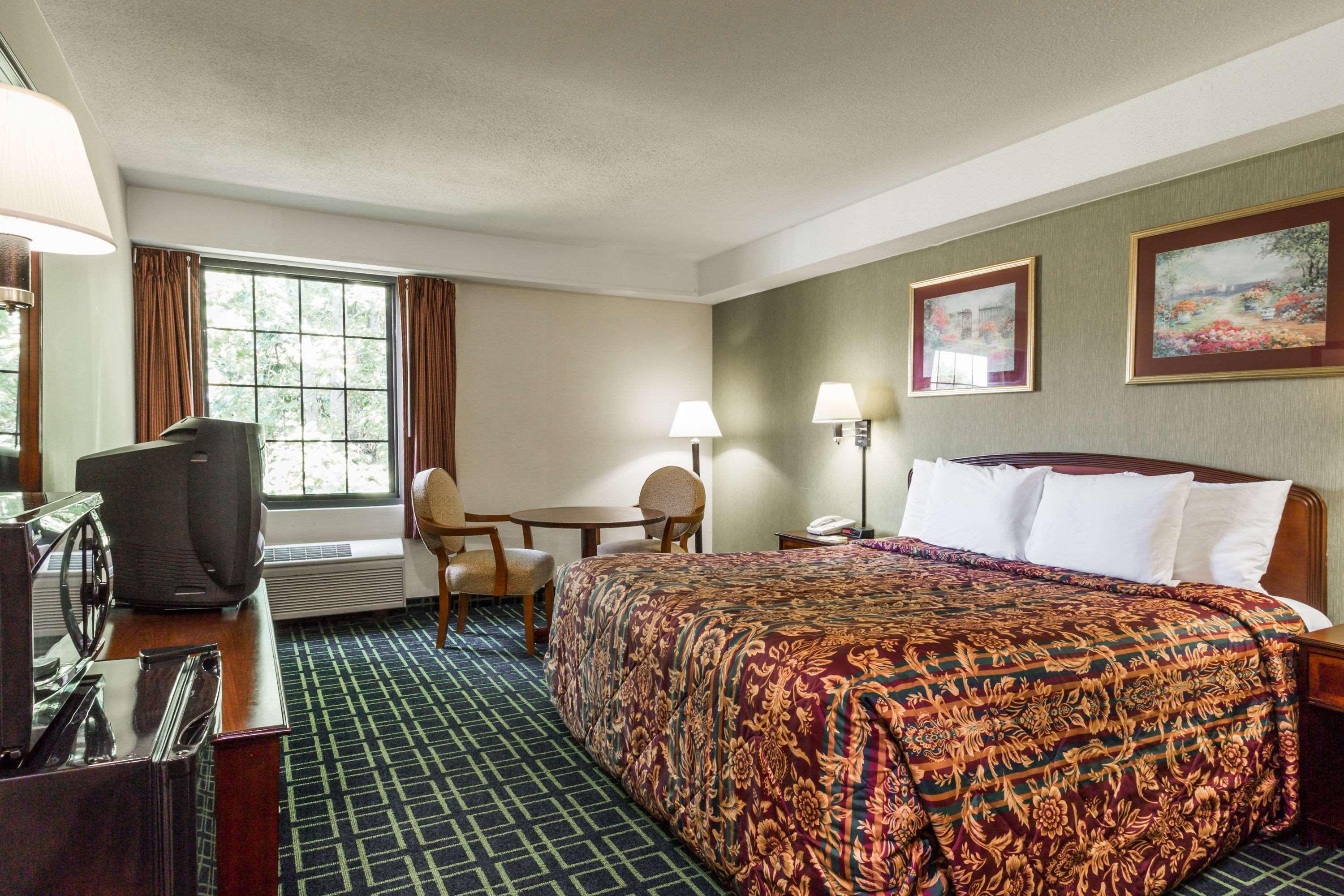 Days By Wyndham Quantico Hotel