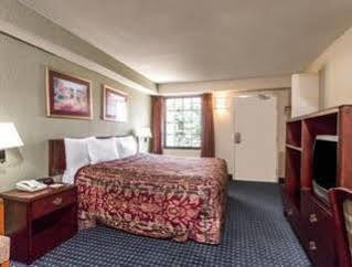 Days By Wyndham Quantico Hotel 2*